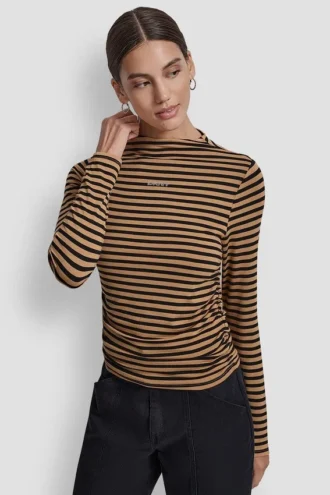 Blusa de cuello alto con fruncidos laterales y mangas largas con Pedrería