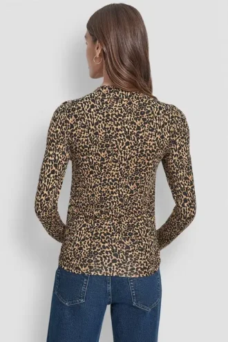 Blusa de cuello alto con fruncidos laterales y mangas largas con Pedrería