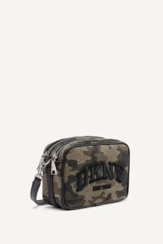 Bolso para cámara con estampado de camuflaje y logotipo de Nell en relieve