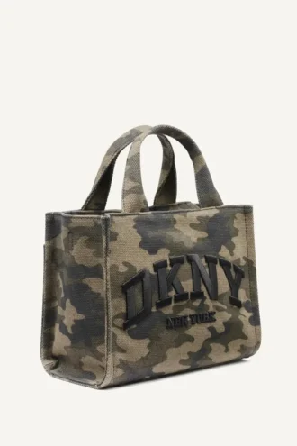 Bolsos Tote Hadlee pequeño con estampado de camuflaje y logotipo bordado