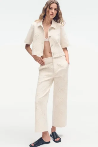 Camisa de sarga texturada con botones en la parte delantera