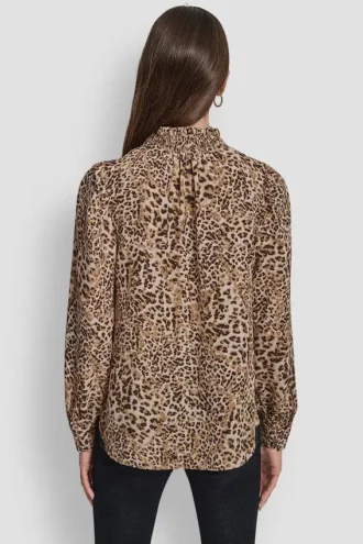 Camisa sin cuello con mangas abullonadas y fruncido