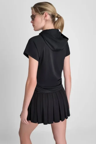 Camiseta con capucha de malla y logotipo