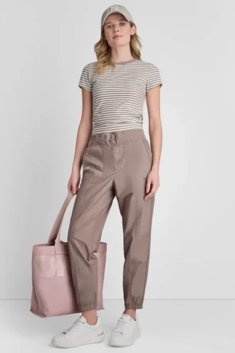 Camiseta de canalé Hudson con logotipo en el mismo tono