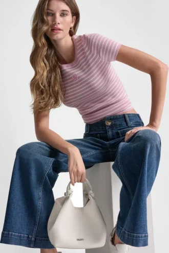 Camiseta de rayas con cuello redondo