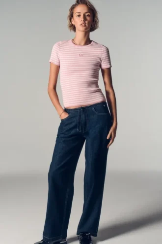 Camiseta de rayas con cuello redondo