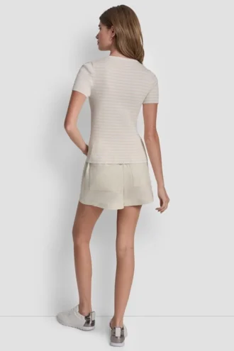 Camiseta de rayas con cuello redondo