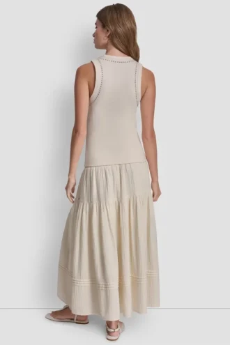 Camiseta de tirantes sin mangas con tachuelas