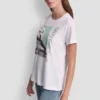 Camiseta DKNY con grafitis de pedrería