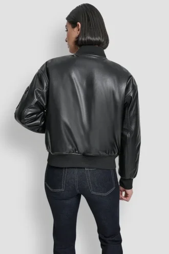 Chaqueta bomber de mangas largas con pins y parches