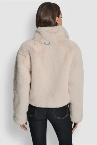 Chaqueta corta de piel sintética