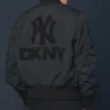 Chaqueta de jugador DKNY x Yankees