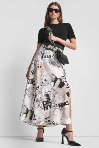 Falda midi con estampado de periódico
