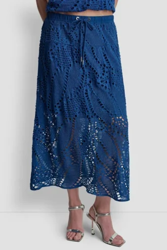 Falda midi con hojas de ganchillo