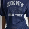 Jersey con logo DKNY 1989 con tachuelas