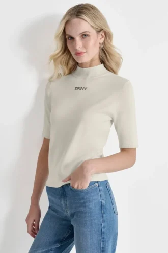 Jerséis con cuello alto y logotipo