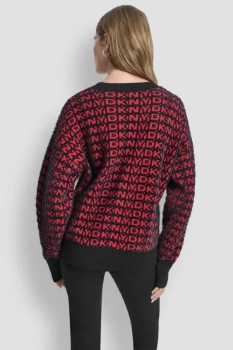 Jerséis con logo y textura de piel