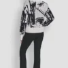 Jerséu oversize con intrincados detalles Jerséu oversize con intrincados detalles