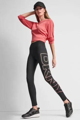 leggings de talle alto con logo ombr y largo 7 8 1 330x495 - Leggings de talle alto con logo ombr&eacute; y largo 7/8