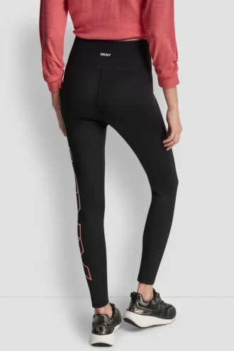 leggings de talle alto con logo ombr y largo 7 8 2 330x495 - Leggings de talle alto con logo ombr&eacute; y largo 7/8
