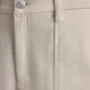 Pantalón corto de talle medio con bolsillos de parche