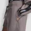 Pantalones cortos de chándal de talle alto con logo en la cintura