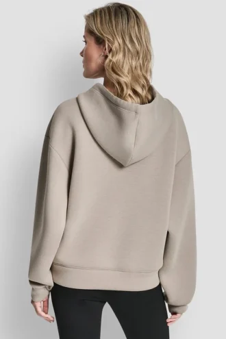 Sudadera con capucha de neopreno y logotipo en relieve