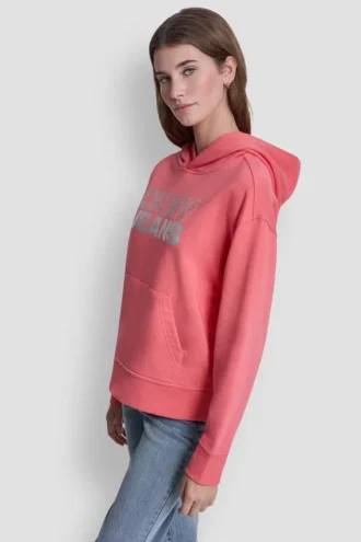 Sudadera con capucha y logotipo de pedrería apilada