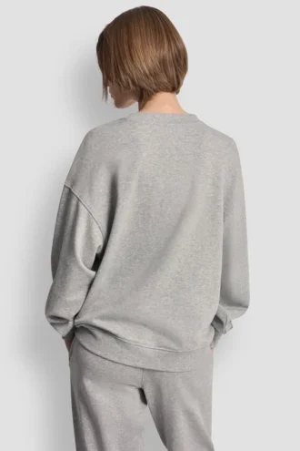 Sudadera con logotipo universitario