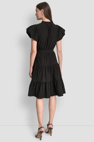 vestido acampanado con cuello en v y mangas abullonadas 2 330x495 - Vestido acampanado con cuello en V y mangas abullonadas