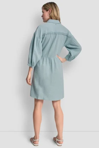 Vestido de gasa con cuello en V