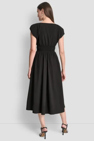 Vestido midi acampanado con mangas abullonadas