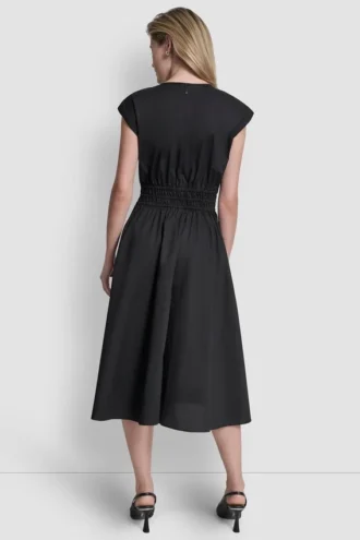 Vestido midi ajustado y acampanado con estampado floral