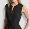 Vestido midi de popelín con cuello en V