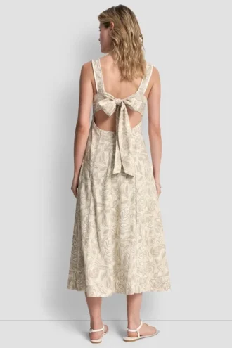 Vestido sin mangas con costuras y lazo en la espalda