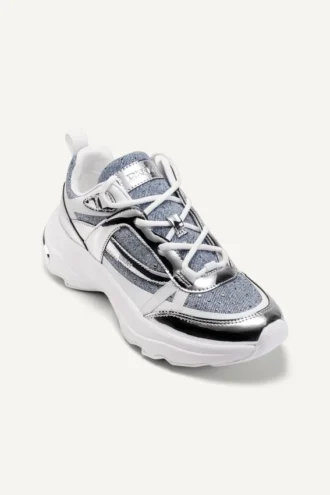 Zapatillas con cordones Juna